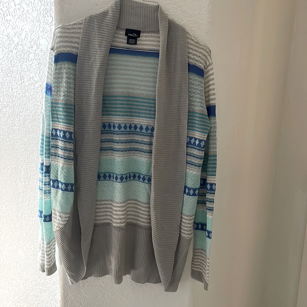 Rue 21 light sweater